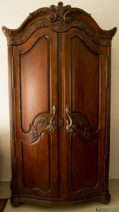 What Is The Difference Between A Hutch And A China Cabinet - Armoire